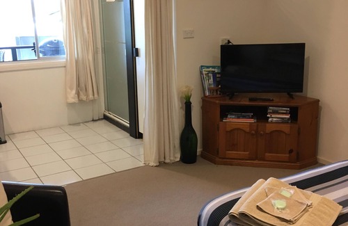 Woollamia Hotel | Le Shack- Studio by the river