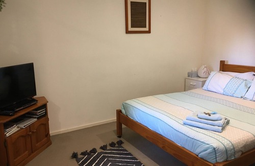 Woollamia Hotel | Le Shack- Studio by the river