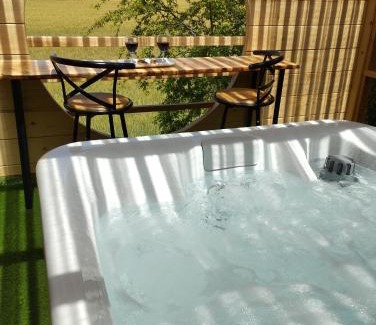 Valensole Bed & Breakfast | Le Spa des lavandes panoramique