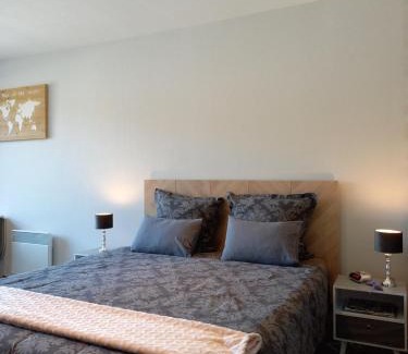 Montmorency-Beaufort Apartment | "Le Studio" climatisation Parking Privé Restauration Proche des lacs