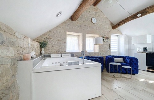 Talant Apartment | Le Talantueux - Balneotherapy in a peaceful setting