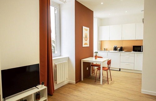 Serin Apartment | Le Terracotta - Joli studio Metro D Valmy et quais de Saone
