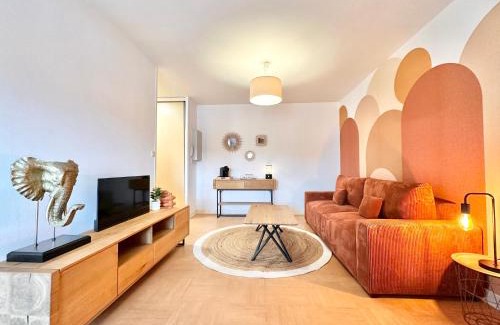 Mont-de-Marsan Apartment | Le Terrazzo - Élégant - Centre - Balcon - Lumineux