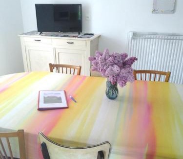 Yversay Apartment | Le Tilleul 9 personnes 5 Chambres 6 lits 15 min du Futuroscope