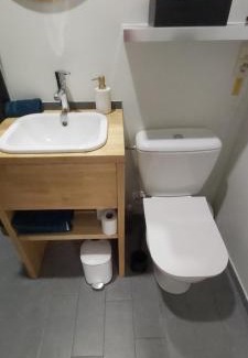 Aiseau-Presles House | Le tiny de Laly - climatisation-navette airport Charleroi - logement neuf 2025 individuel