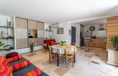 Saint-Paulet-de-Caisson House | Le Titibu: charming air-conditioned cottage with Spa, Garden, Netflix TV, BBQ, for 2 people