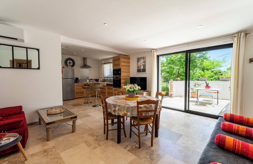 Saint-Paulet-de-Caisson House | Le Titibu: charming air-conditioned cottage with Spa, Garden, Netflix TV, BBQ, for 2 people