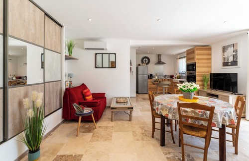 Saint-Paulet-de-Caisson House | Le Titibu: charming air-conditioned cottage with Spa, Garden, Netflix TV, BBQ, for 2 people