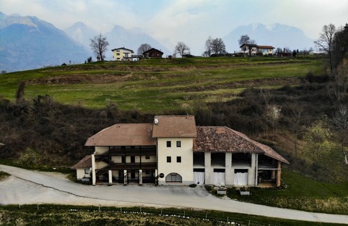 Belluno Apartment | LE TOFANE - Room CICLAMINO