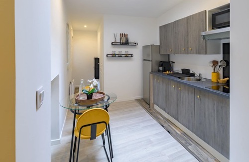 Saint-Quentin Apartment | Le Tournesol - Charmant Apt 4 personnes
