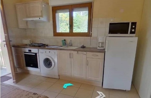 Les 3 Ponts Apartment | LE TRAJAN: Quiet & popular location; Swimming pool, garrigue, Provence.