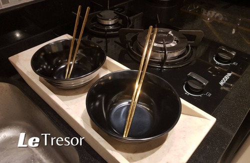 Surabaya Apartment | Le Tresor Benson Apartment at Surabaya Pakuwon Mall Free Wifi WaterHeater Balcon