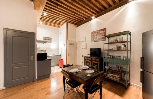 La Sarra - Saint Just Apartment | Le Trion - Authentic Lyon flat close to Vieux Lyon