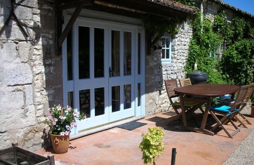 Serigny House | Le Tuffeau Retreat: Charm in Loire