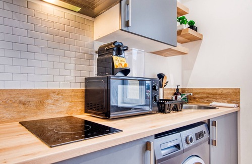 La Demi - Lune Apartment | Le Victor Hugo - T2 cosy Horloge et Gare Tassin