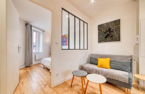 Tassin-la-Demi-Lune Apartment | Le Victor Hugo - T2 cosy Horloge-Tassin