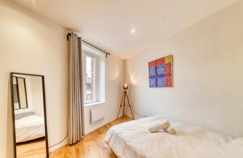 Tassin-la-Demi-Lune Apartment | Le Victor Hugo - T2 cosy Horloge-Tassin