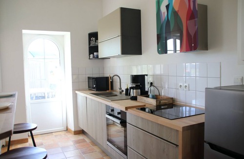 Domfront en Poiraie House | Le Vieil Home, at the foot of the medieval city