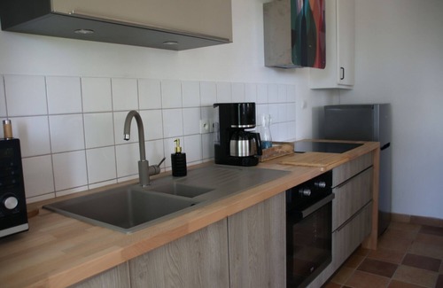 Domfront en Poiraie House | Le Vieil Home, at the foot of the medieval city