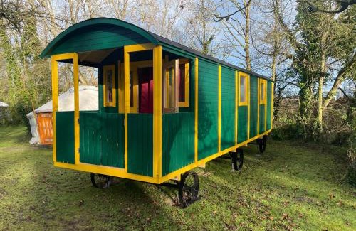 Saint-Benoit-des-Ondes Other | Le Village Insolite yourte et roulotte