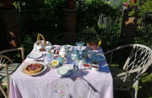 Albiano d'Ivrea Bed & Breakfast | Le Viole Bianche