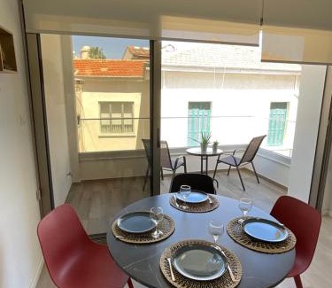 Larnaca City Centre Apartment | Le Voyageur II