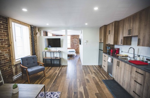 Saint-Raymond Apartment | Le Waynewright