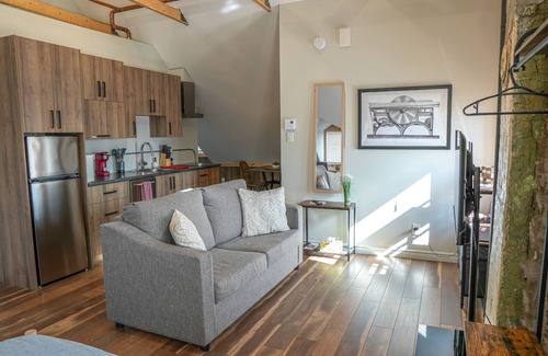 Saint-Raymond Apartment | Le Waynewright