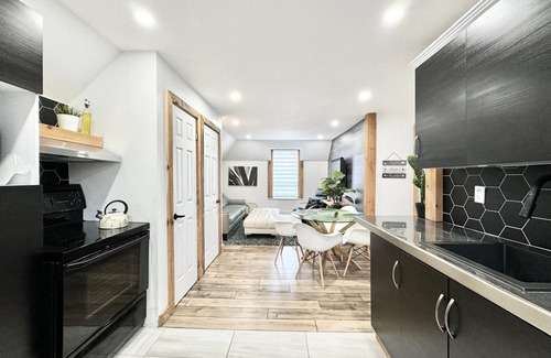 Boischatel Apartment | Le Wolfe 2 Bedrooms 2 min Falls Free Parking
