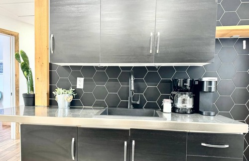 Boischatel Apartment | Le Wolfe 2 Bedrooms 2 min Falls Free Parking