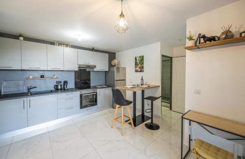Saint-Denis Apartment | Le Zen Trinité - Calme & Confort - Wiskeys