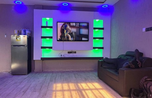 Lome Apartment | Le11Onze: 2-Bed, 1-Bath Apartment