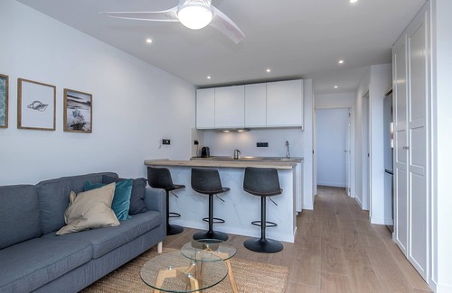 Llano del Moro Apartment | Lea´s Modern Attic Escape with Peaceful Terrace