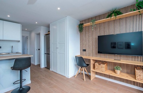 Llano del Moro Apartment | Lea´s Modern Attic Escape with Peaceful Terrace