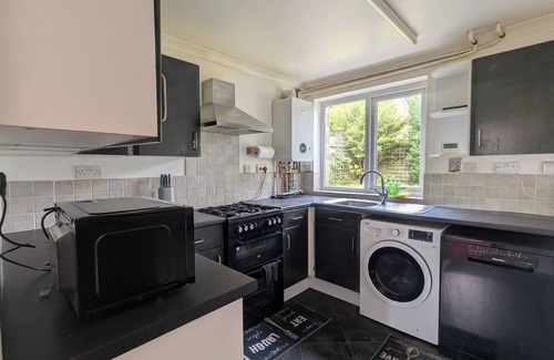 Harborne Apartment | Leabon Grove House - 3 bed 1 and half bath