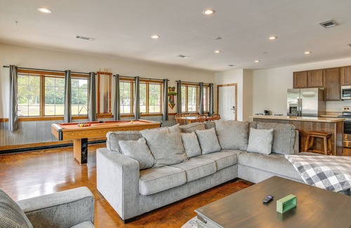 Diamond City Condo | Lead Hill Vacation Rental: Walk to Lake!
