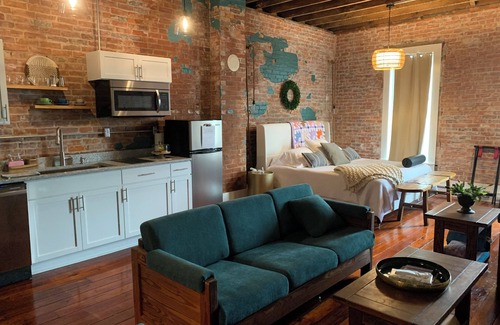 Lewisburg Apartment | Leader Loft, Cozy and Quaint