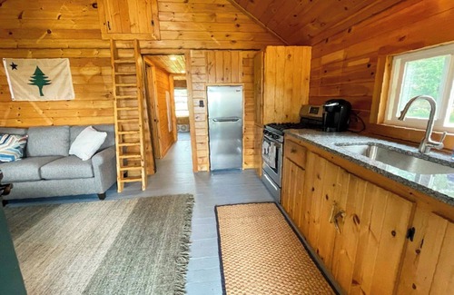 Rangeley Cabin | Leaf Peeping Lakefront Escape on Rangeley Lake
