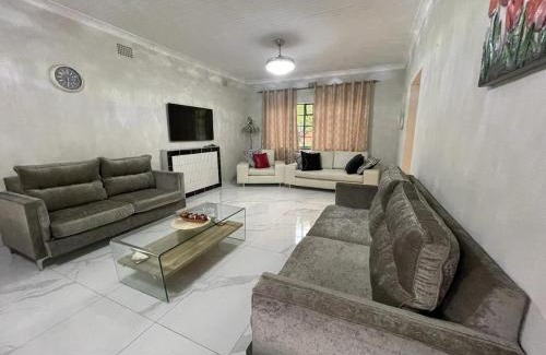 Linden House | Leafy home in the heart of Linden with Pool