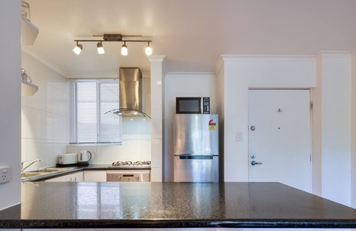 West Perth Apartment | Leafy Inner city Nest near Lively Leederville