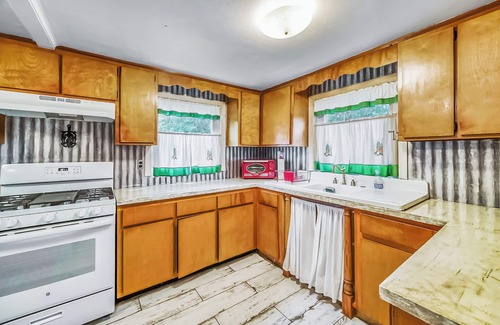 Northside House | ~Leafy Lodge Sleeps 8 Country Hideaway~