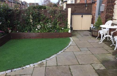 Lytham St. Anne's Apartment | Leafy Lytham central Lovely ground floor 1 bedroom apartment with private garden In Lytham dog friendly