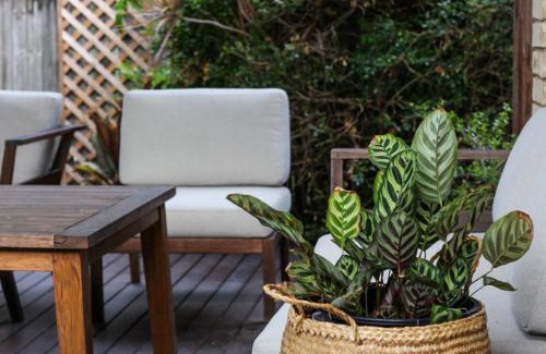 Nundah Apartment | Leafy Retreat Townhouse Near Airport & City