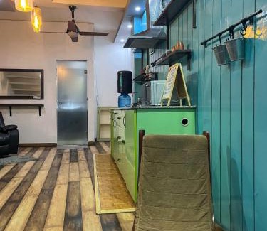 Mahipalpur Extension Apartment | Leafyinn Chic Studio