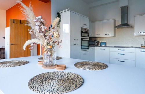 Barry Apartment | Leah Suite by Koya Homes - Sea View