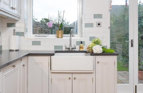 Newton by the Sea House | Leaholme Cottage - fabulous coastal cottage for 8