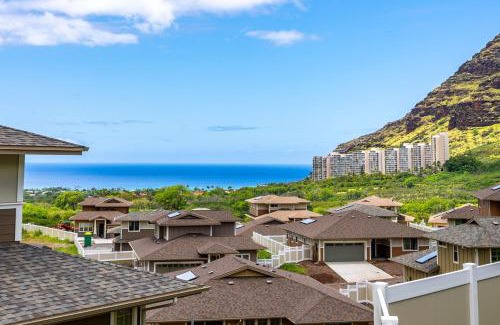 Makaha Valley House | Lealea by AvantStay Ocean Mountain Views