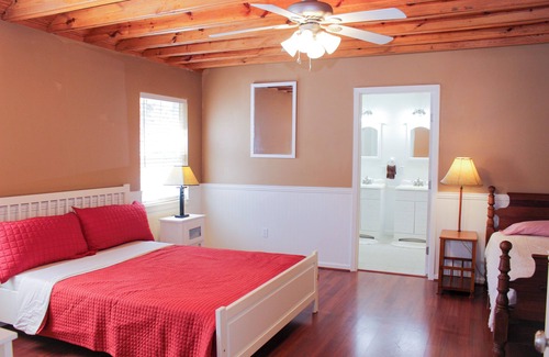 La Grange Cabin | Leaning Pines Lodge, Sleeps 10, Double Cabins in the woods, 30 min to Round Top