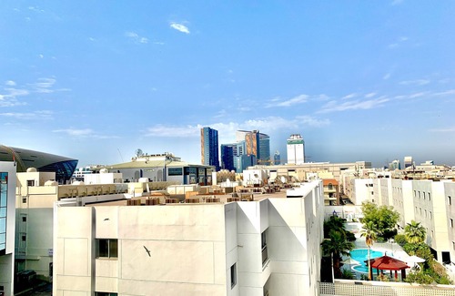 Al Mankhool Apartment | leave a memorable experience in apartment is located downtown!