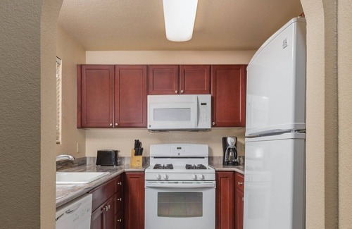 Paradise Resort | Leave your worries at the door!